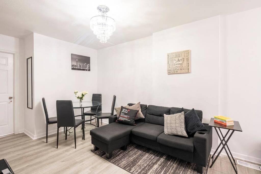 Harmony Home Near University Of Ватерлоо Экстерьер фото