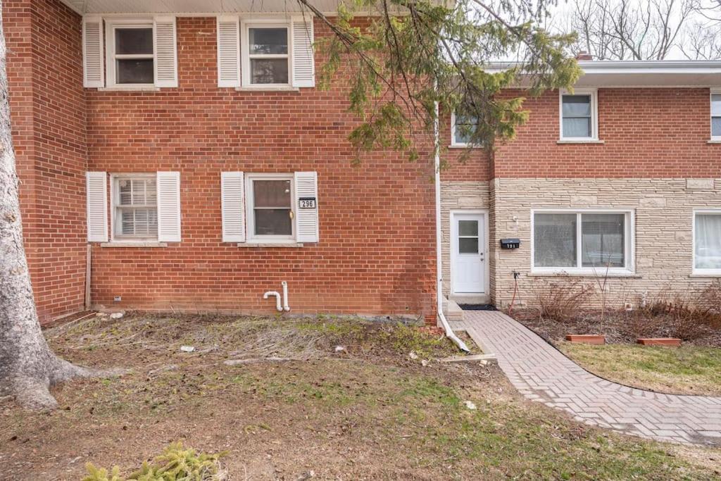 Harmony Home Near University Of Ватерлоо Экстерьер фото